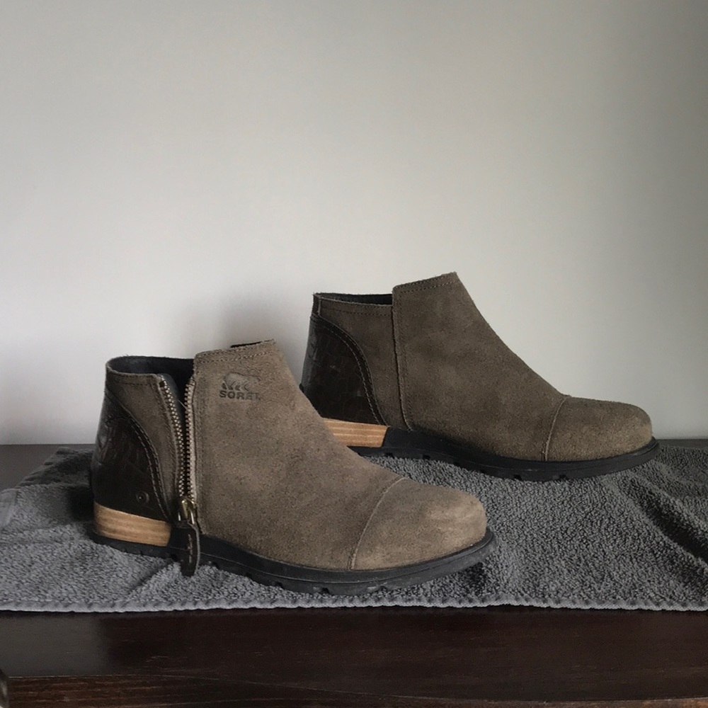 Sorel boots. Brown. 9.5